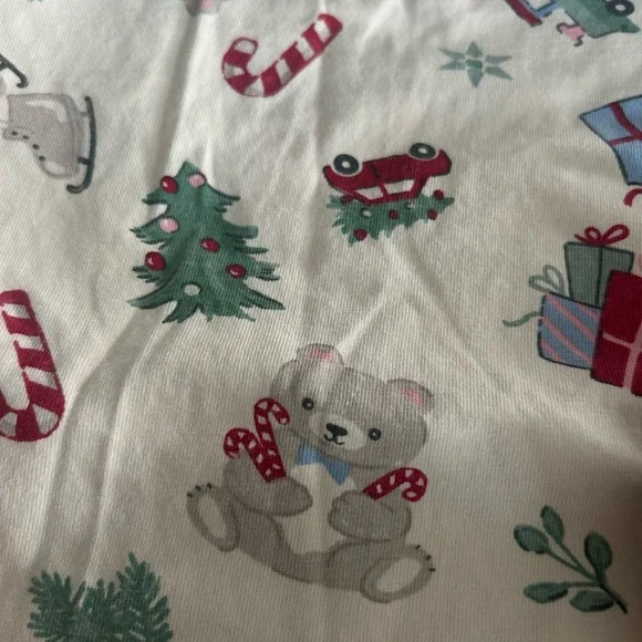 H&M Kids Pajama Set - Cream with Holiday Print - Picture 3 of 6